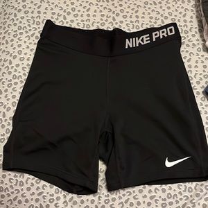NIKE GIRLS BIKER SHORTS